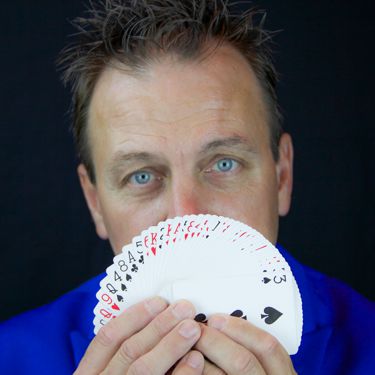 Chris Yuill magician